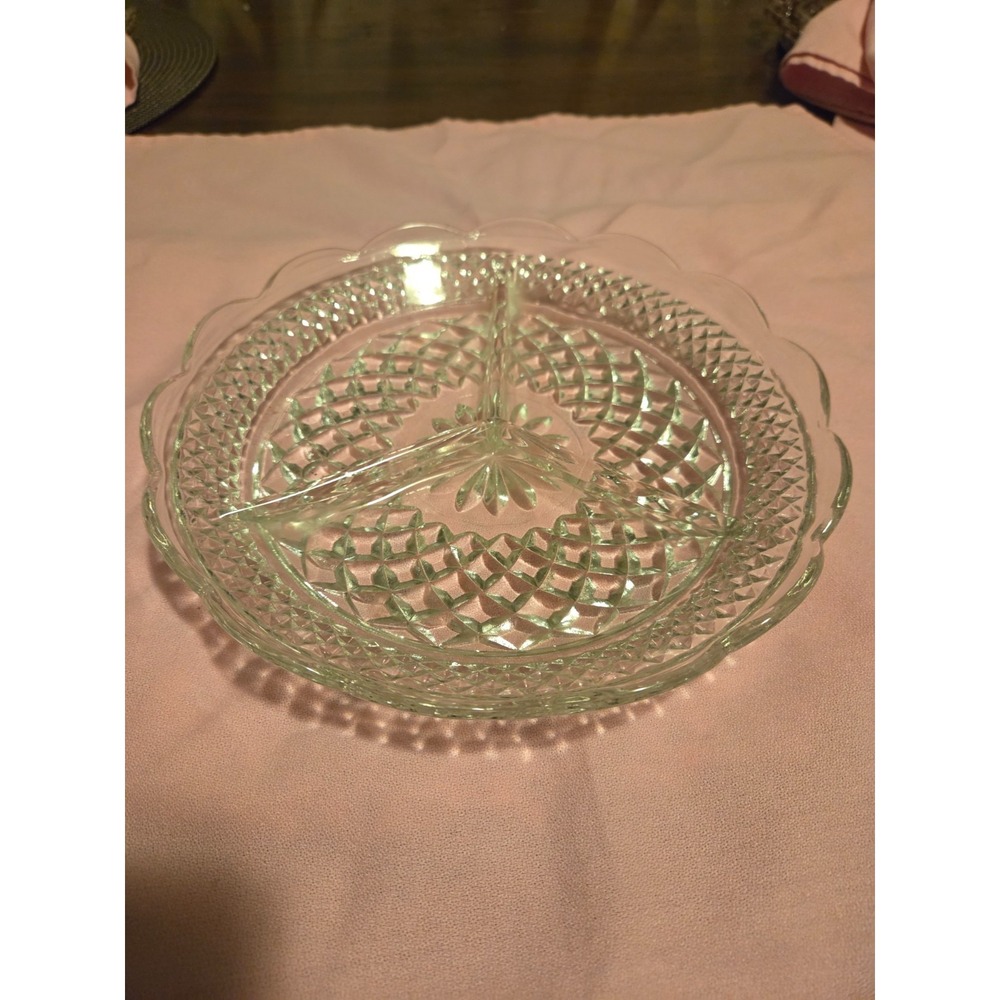 anchor hocking serving dishes Wexford pattern
